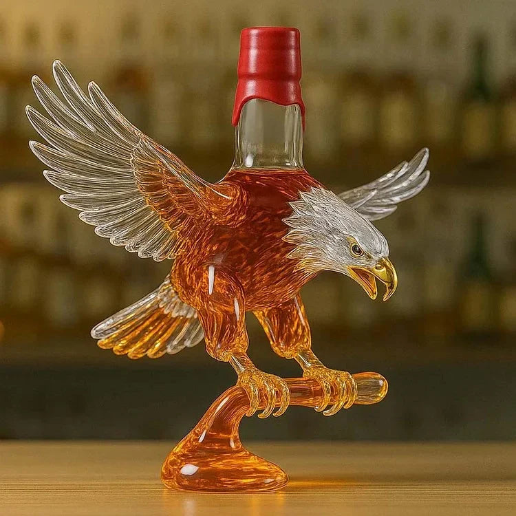 Whiskyflaske i form af en hvidhovedet ørn