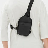 Rasmus™ | Petit Brysttaske Essentiel